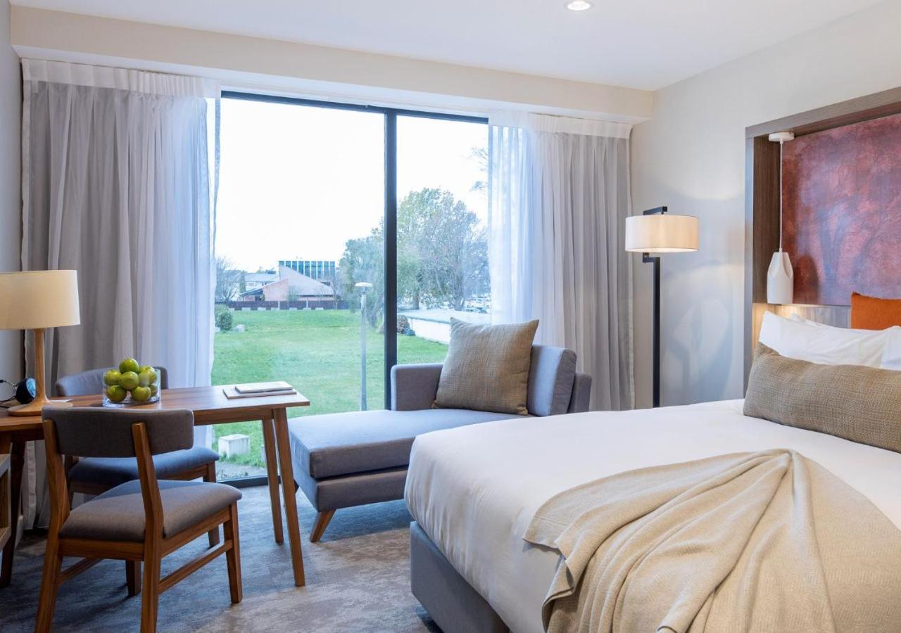 Sudima Christchurch City Экстерьер фото A guest room at the Hotel at Old Town Scottsdale